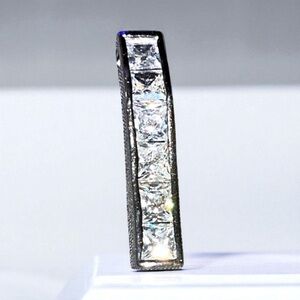 Stunning 925 Silver and Zircon Pendant